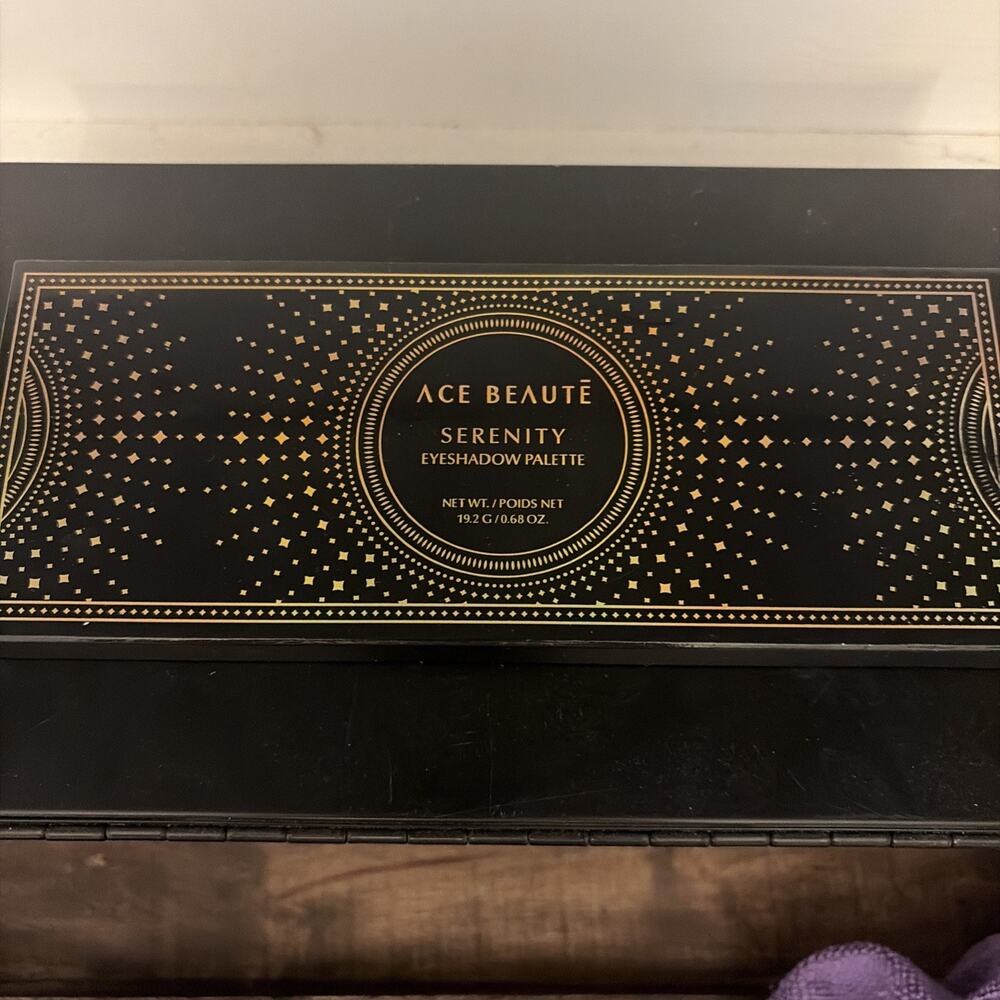 Ace Beaute Serenity Eyeshadow Palette 12 Colors NEW IN BOX